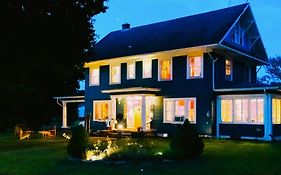 Home In The Heart Of The Finger Lakes